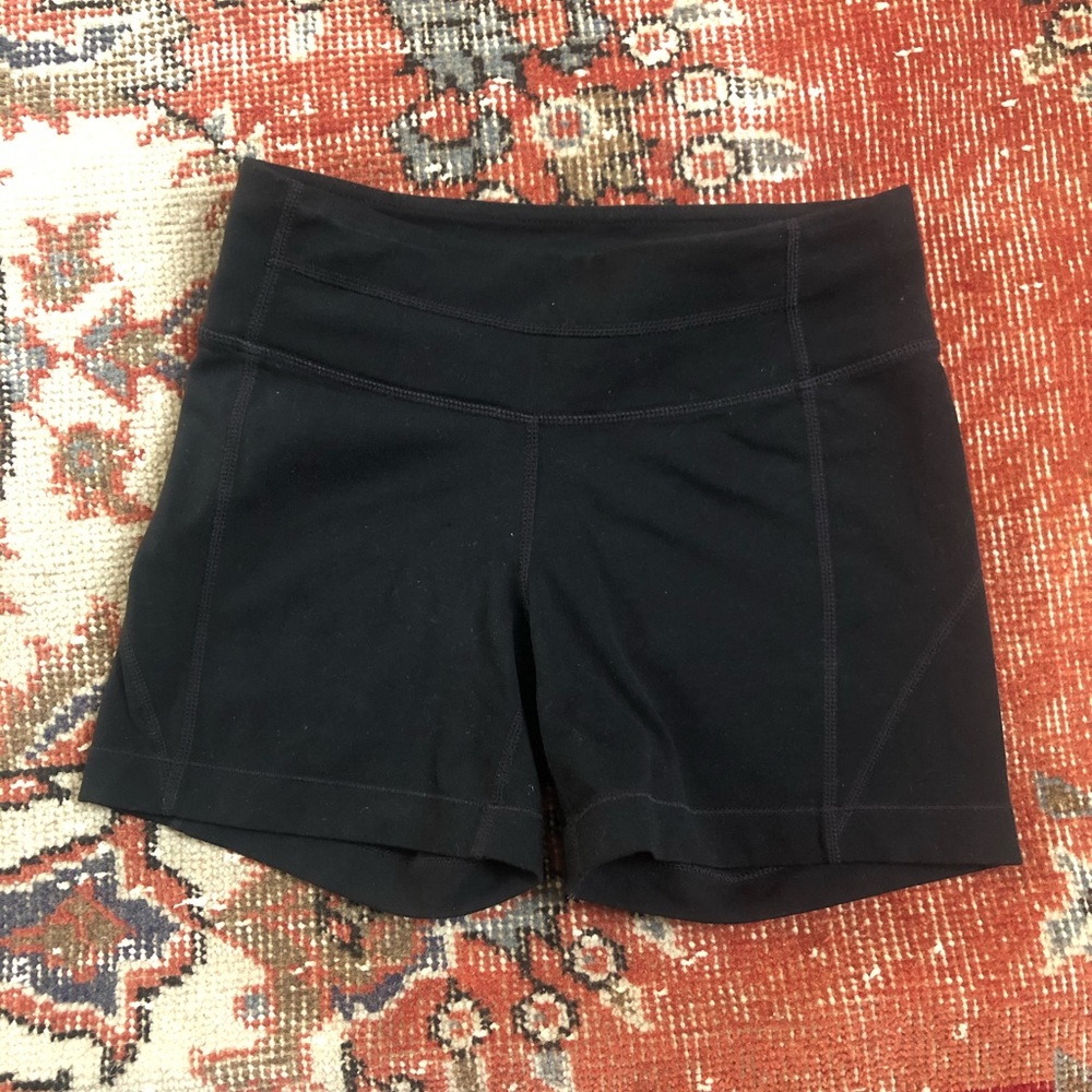 Athleta Ultimate Shortie Shorts - black xs